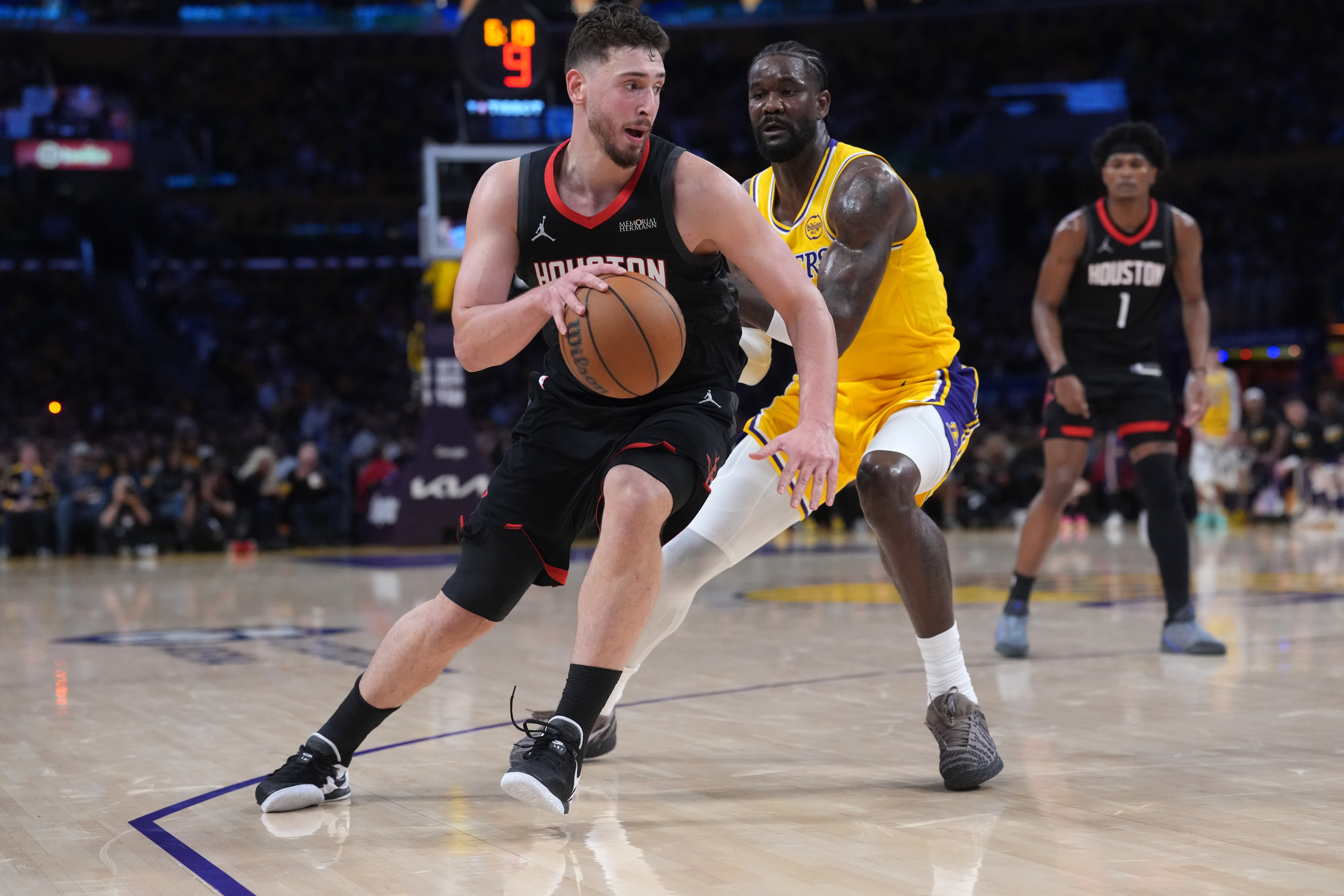 爱体育官网-KD&amp;里夫斯均出战成疑！ESPN预测明日G4胜率：火箭65.4% 湖人34.6%
